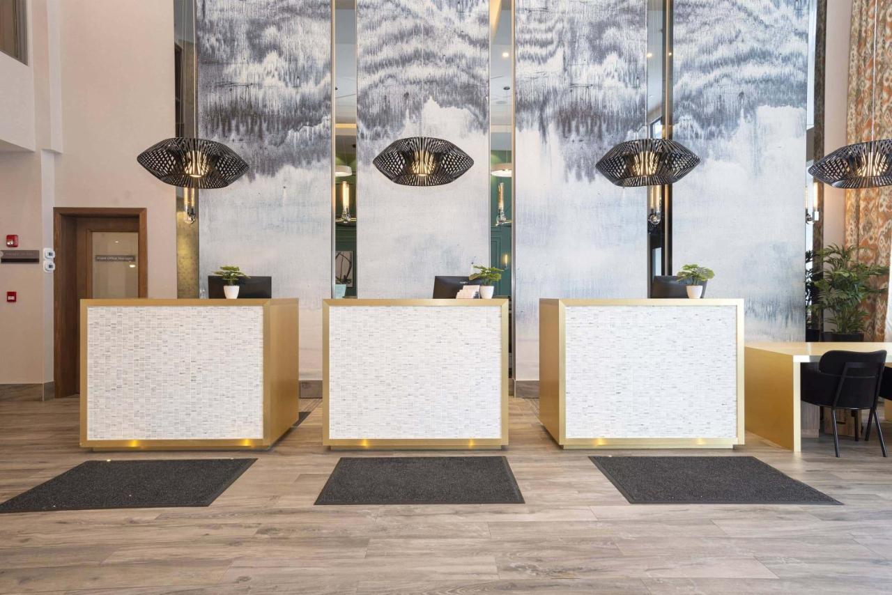 Sandman Signature Sherwood Park Hotel Exterior foto
